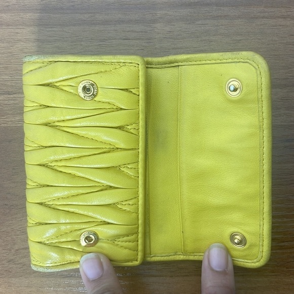 MIU MIU MATELASSÉ KEY HOLDER WALLET - Picture 6 of 8